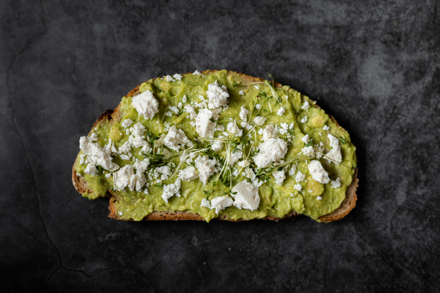 Avocadostulle Schafskäse