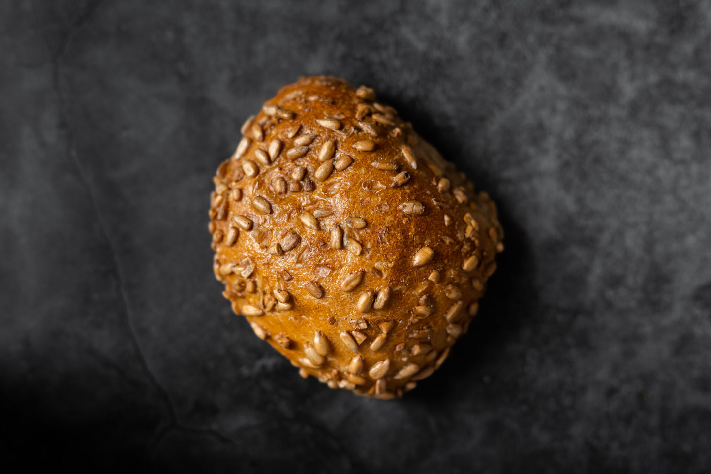 Sonnenblumenkernbrötchen